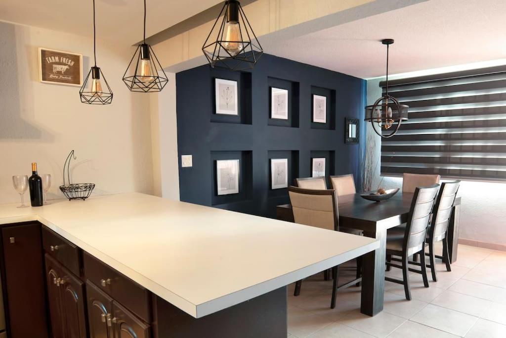 Clean&Equipped, 1-Floor 3-Bedroom Downtown House เอนเซนาดา ภายนอก รูปภาพ