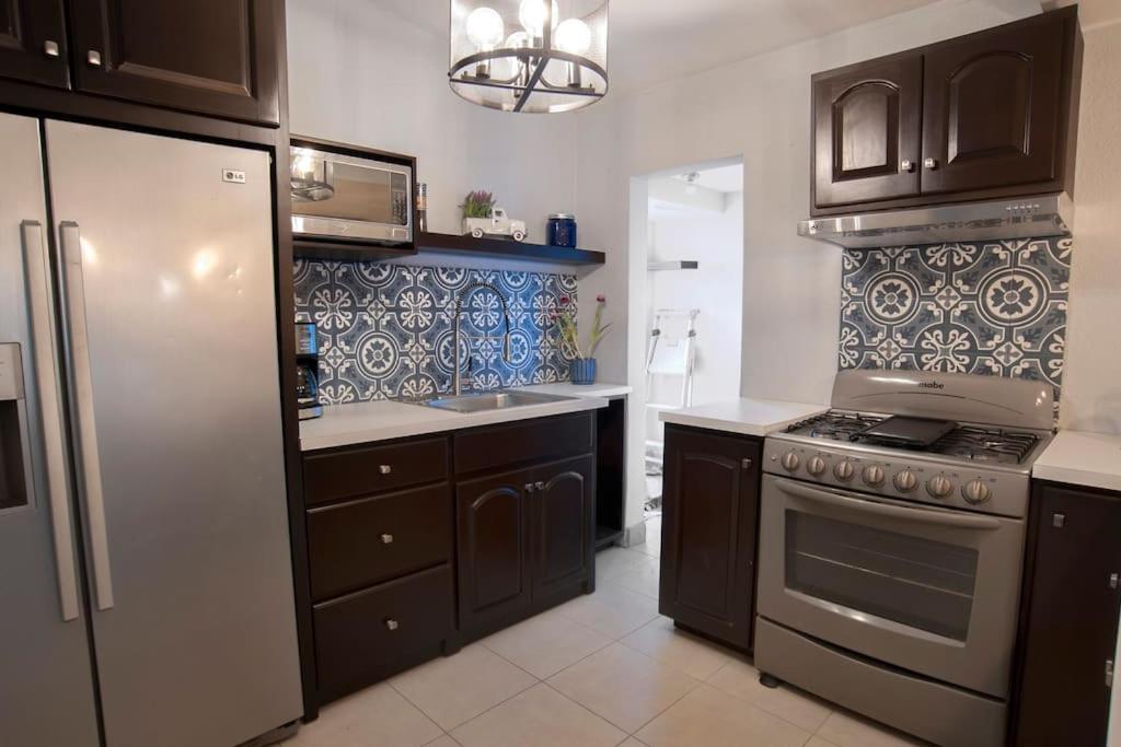 Clean&Equipped, 1-Floor 3-Bedroom Downtown House เอนเซนาดา ภายนอก รูปภาพ